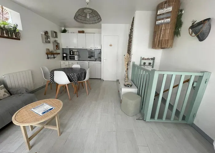Houlgate Souplex 50M Plage Et Commerces
